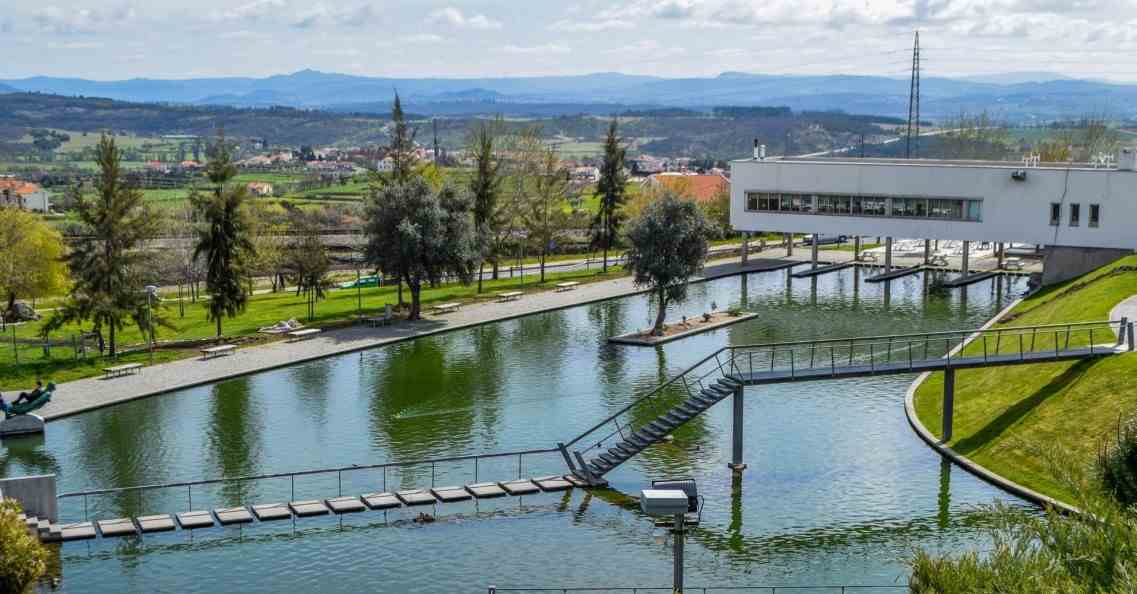 JardimView over Covilhã do Lago, a beautiful modern park