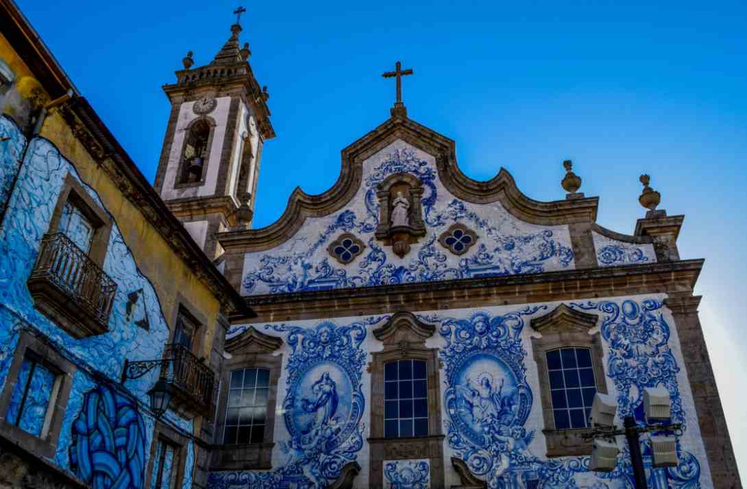 Saint Maria's Church and her beautiful portuguese hand painted tiles